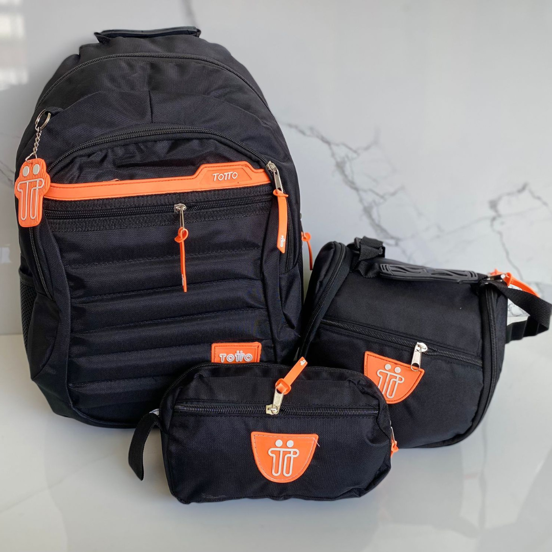 COMBO 3X1 EN LIQUIDACIÓN! MORRAL, CARTUCHERA Y LONCHERA