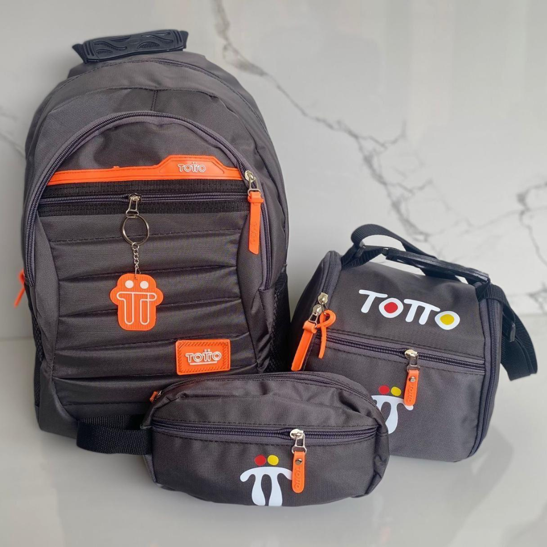 COMBO 3X1 EN LIQUIDACIÓN! MORRAL, CARTUCHERA Y LONCHERA